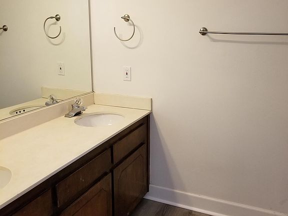 5th image of 2405 E 4th St APT A