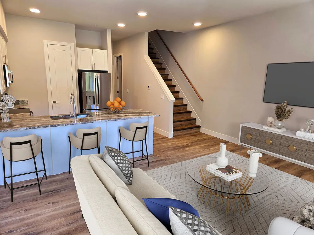 Splendid open floorplan - Hideaway Apartments