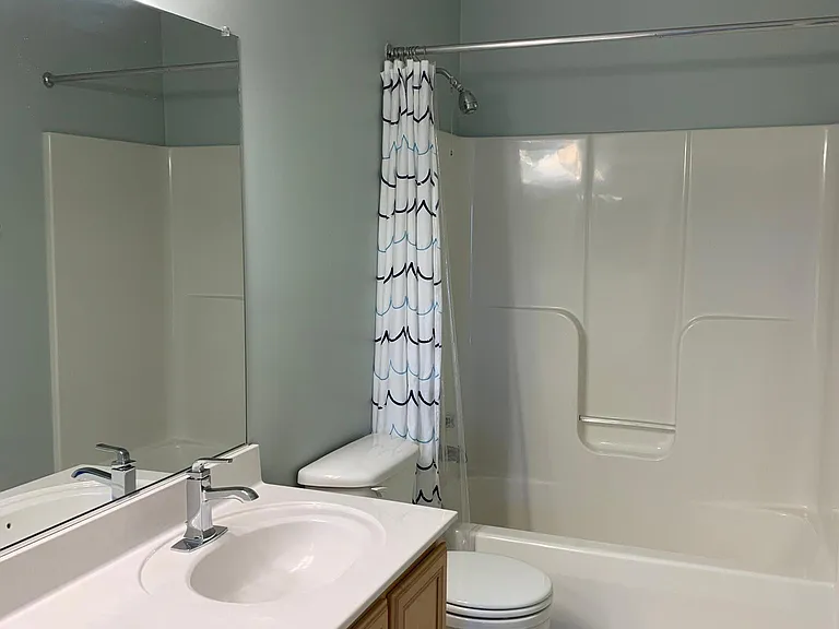 Second floor full-bath