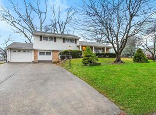 25 Sandy Dr, Yardley, PA 19067