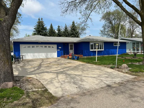 415 E South St, Litchfield, MN 55355