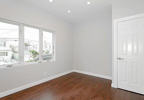 4th image of 1500 E 51st St Floor 2