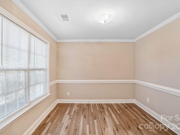 2nd image of 2737 Amber Crest Dr