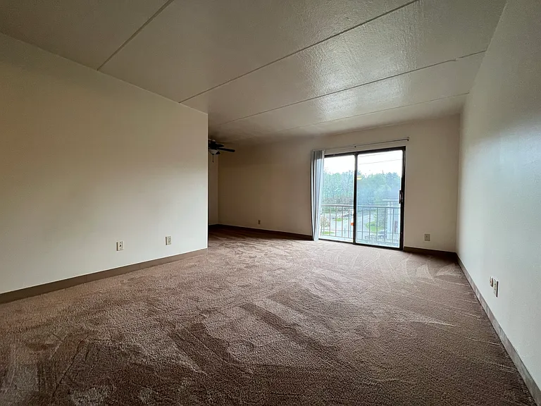 Maiden Square Apartments — Photo 9