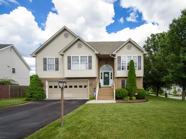 225 Tula Cir, Christiansburg, VA 24073