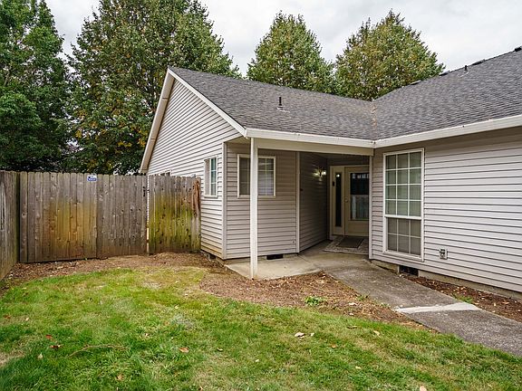 2nd image of 8417 NE 55th St