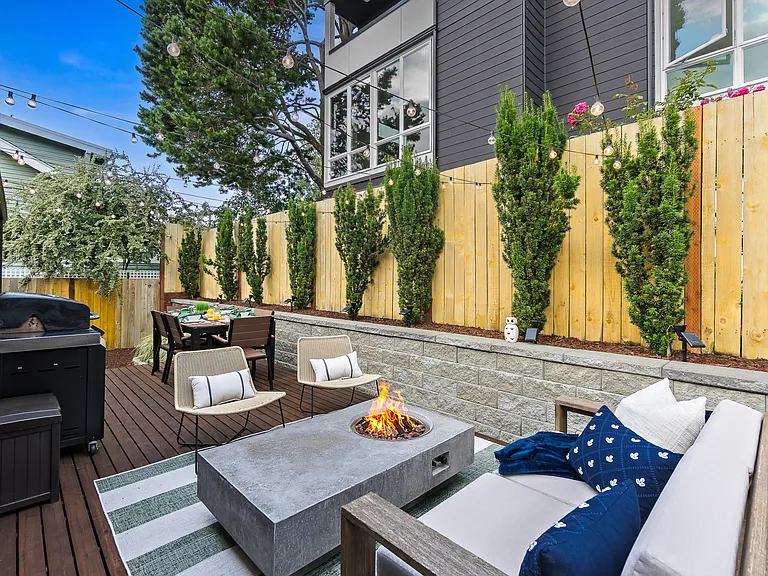 5916 44th Ave SW — Photo 82