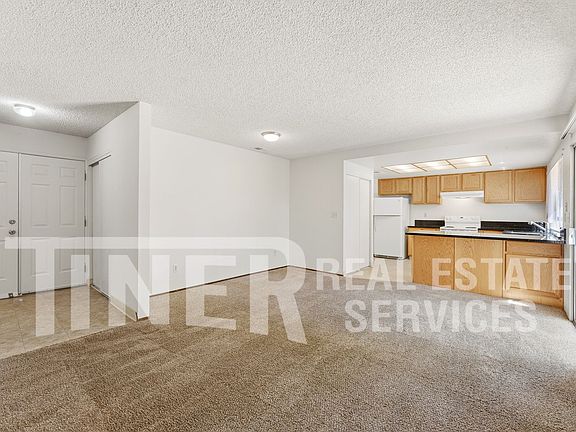 4th image of 10237 Country Way