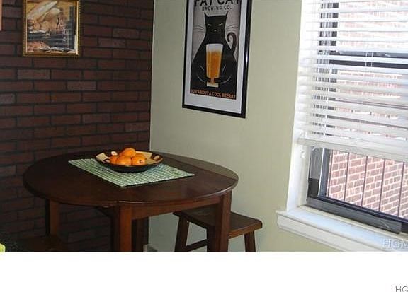 3rd image of 10 Franklin Ave APT 6F