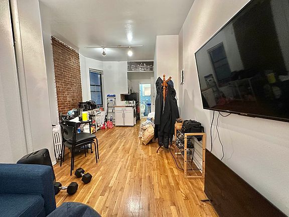 5th image of 515 W 46th St APT 3A