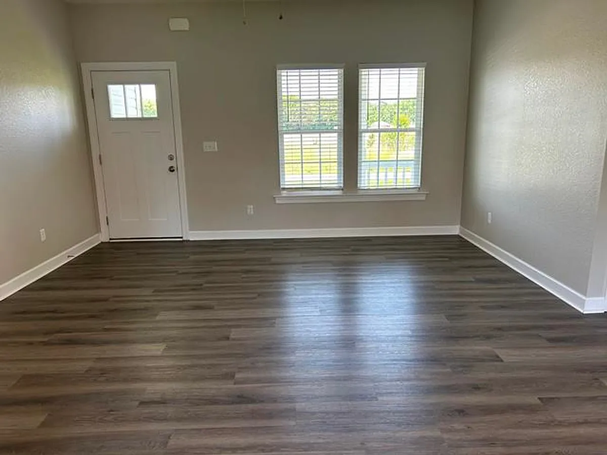 Building Photo - 753 A Sandy Hook Rd