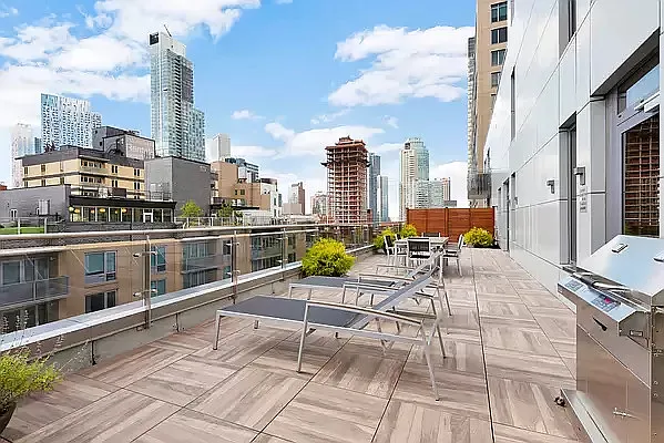 Rented by REAL New York | media 19