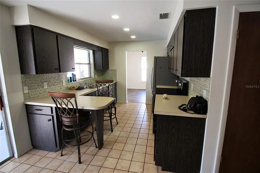 3 bed, 2.0 bath, 1751 sqft, $2,700 — Photo 4