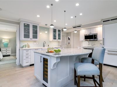 3430 Gulf Shore Blvd N APT 3G, Naples, FL, 34103