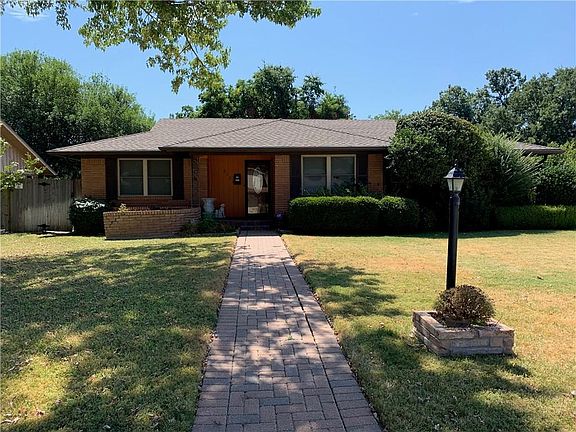 2nd image of 6121 Trail Lake Dr