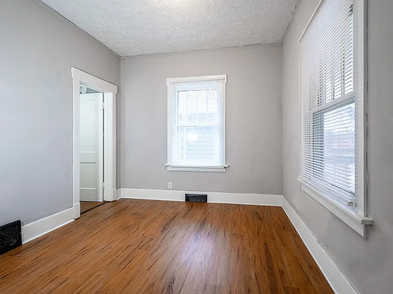 1442 Plum St — Photo 18
