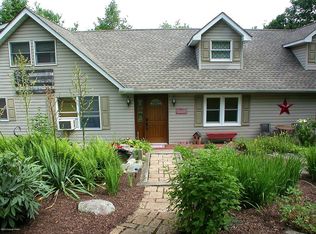 384 Sawmill Rd, Stroudsburg, PA 18360