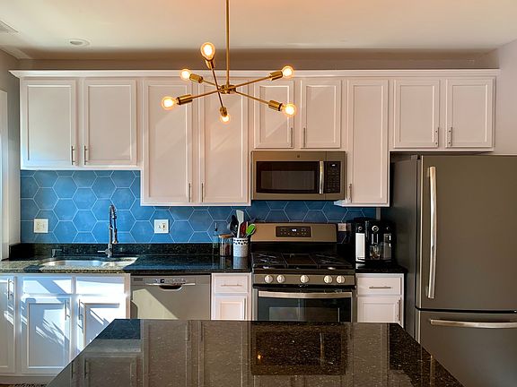 4th image of 3040 W Diversey Ave APT 1N
