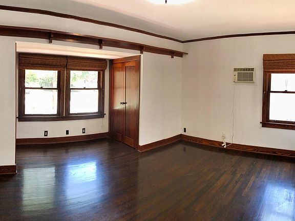 Master Bedroom w/ Cedar-lined Closets