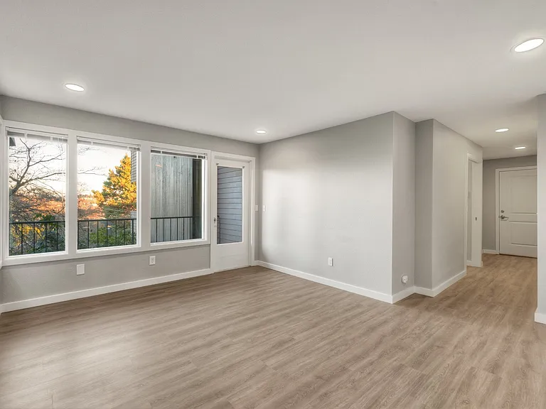 Waverly Place Apartments — Photo 4