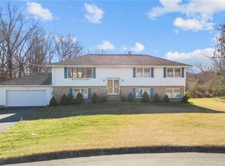 118 Country Hills Rd, Hamden, CT 06514