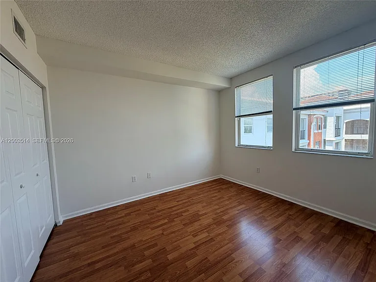 17100 N Bay Rd #1913 — Photo 29