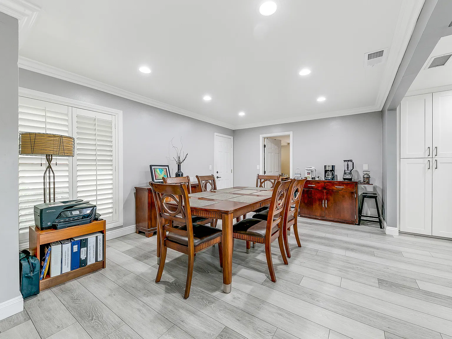 4 bed, 1560 sqft, $4,600 — Photo 2