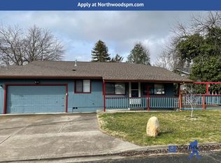 812 Crestbrook Rd, Medford, OR 97504