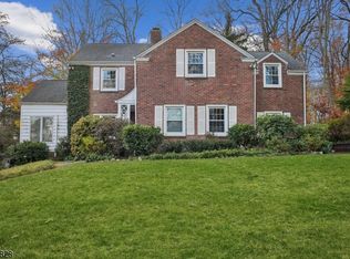 6 Londonderry Way, Summit, NJ 07901