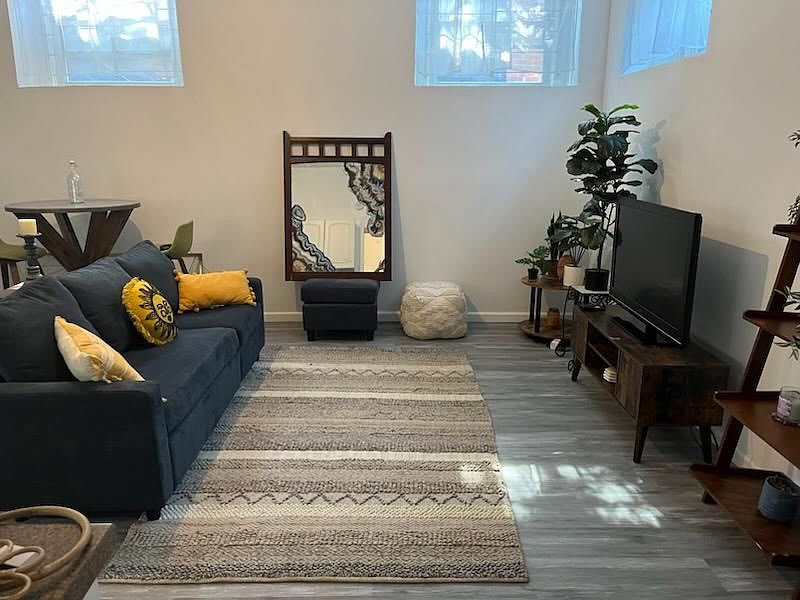 Cozy living room with contemporary furnishings
