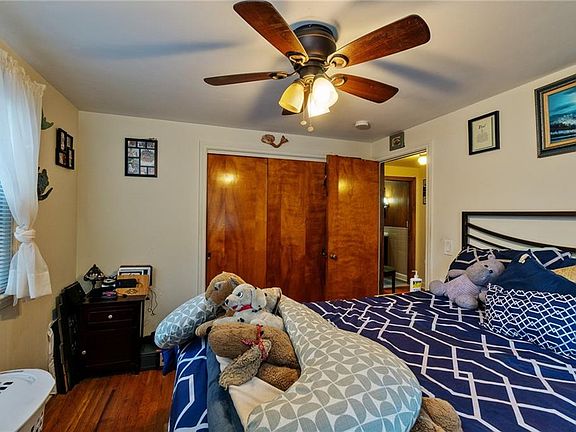 5th image of 160 Windsor Park Dr
