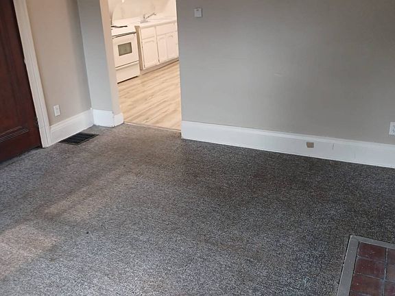 4th image of 215 S 11th St APT 2
