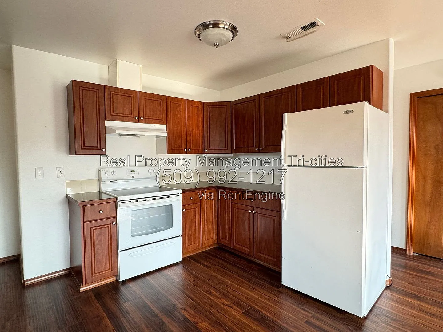 3 bed, 2.0 bath, 1120 sqft, $2,095 — Photo 3
