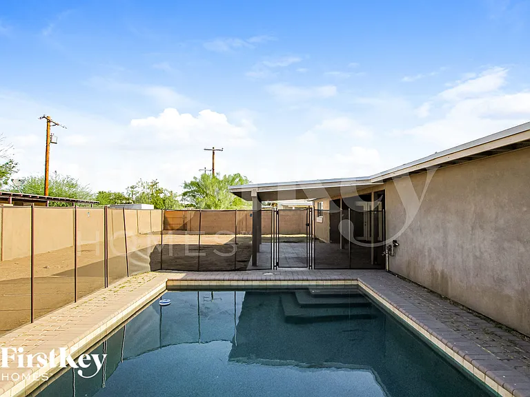 8802 N 35th Dr — Photo 18