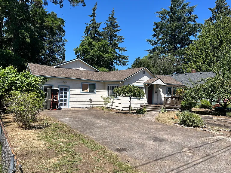 143 Tatum Ln — Photo 17