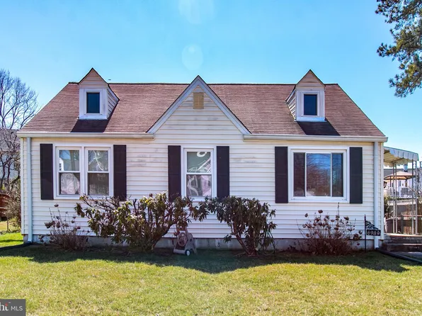 6939 Weston Rd, Falls Church, VA 22042