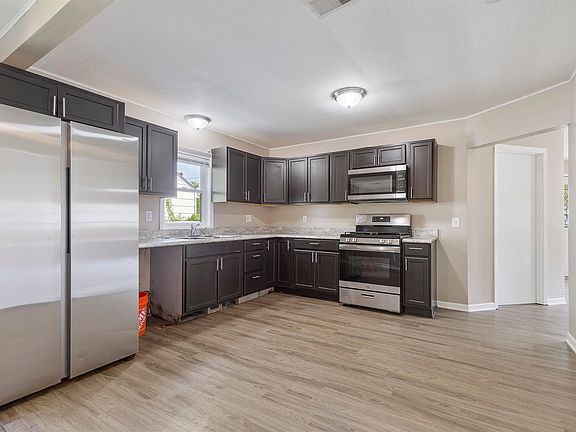 4th image of 2925 Cannon St