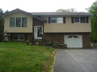 20 Beechnut Dr, Gouldsboro, PA 18424