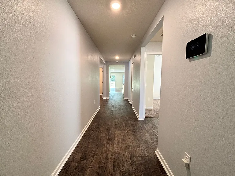 2270 Willow Springs Dr — Photo 3