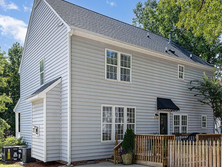 8400 Hobhouse Cir — Photo 21