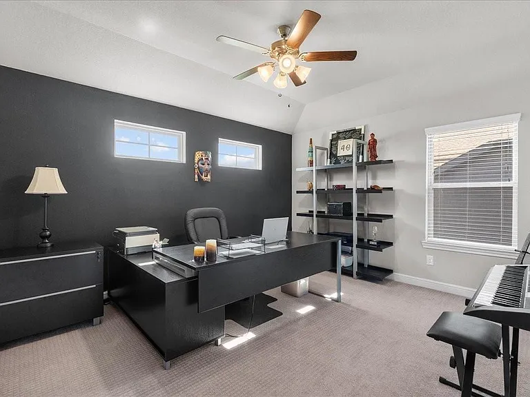 2417 Lake Mist Dr — Photo 37