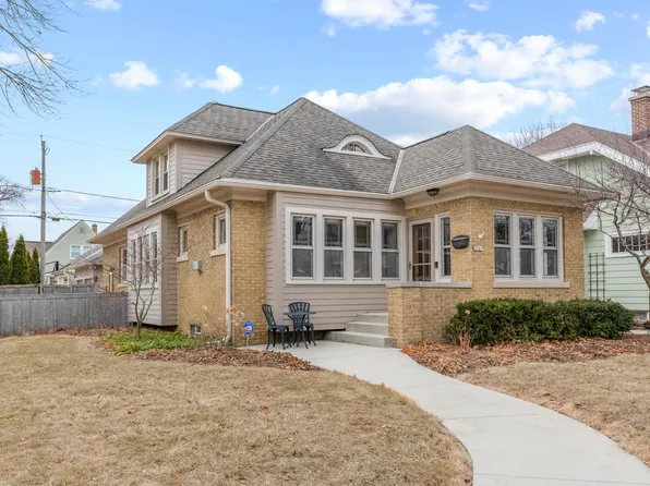 4901 North Hollywood AVENUE, Whitefish Bay, WI 53217
