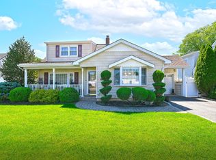 57 Carnation Rd, Levittown, NY 11756