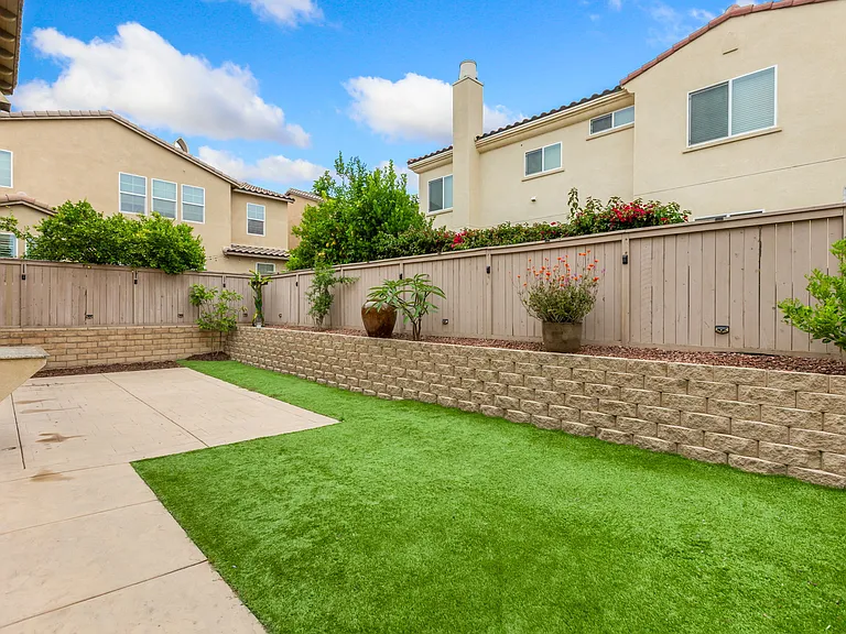 1553 Yanonali Ave — Photo 26