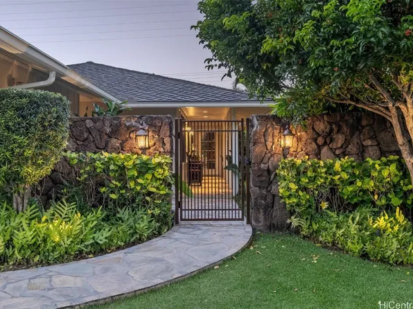 980 Hunakai St, Honolulu, HI 96816