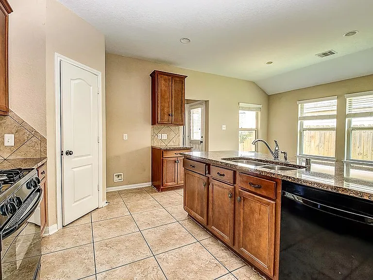 27014 Henson Falls Dr — Photo 19