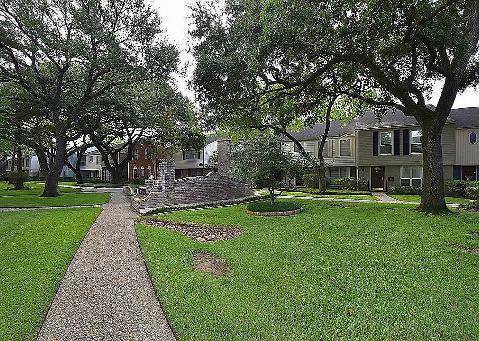 1st image of 12993 Trail Hollow Dr