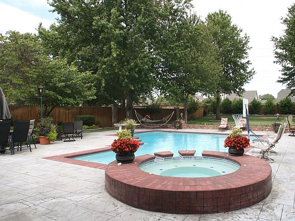 Heated diving pool & spa