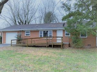 912 Oak St, Manchester, TN 37355