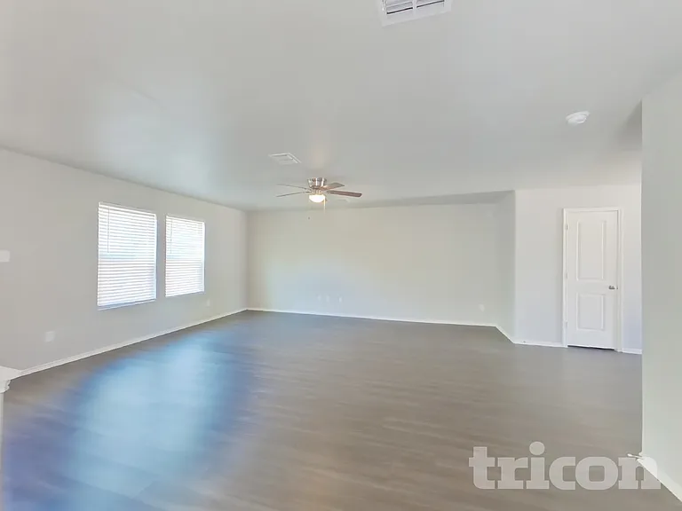 5693 McClelland St — Photo 3